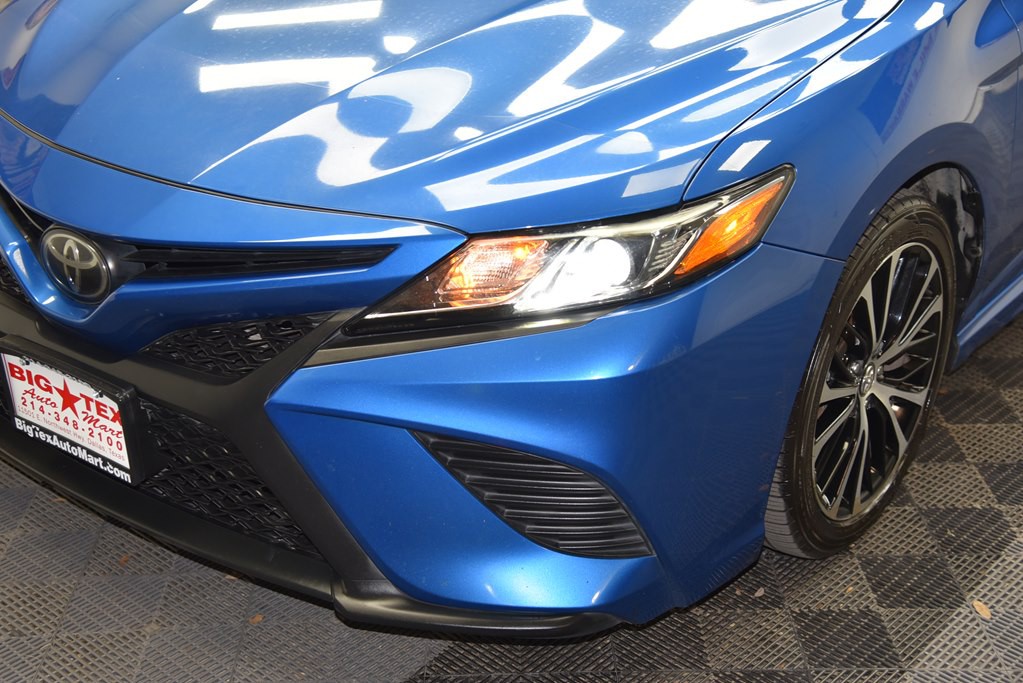 2018 Toyota Camry Image 10