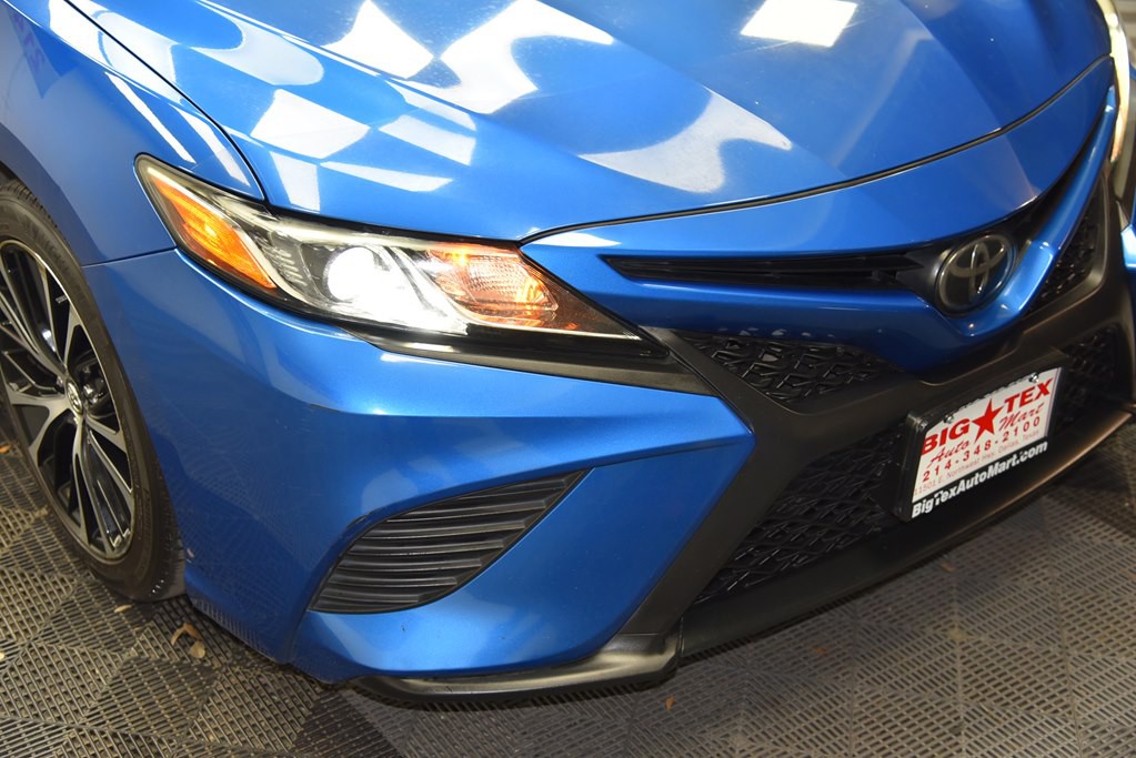 2018 Toyota Camry Image 12