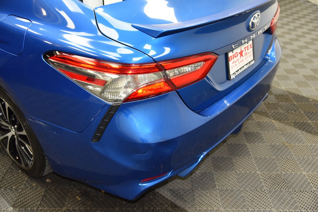 2018 Toyota Camry Image 14