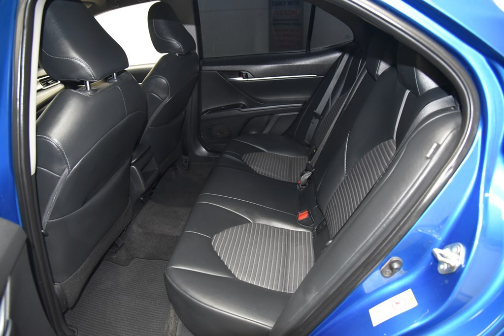 2018 Toyota Camry Image 15