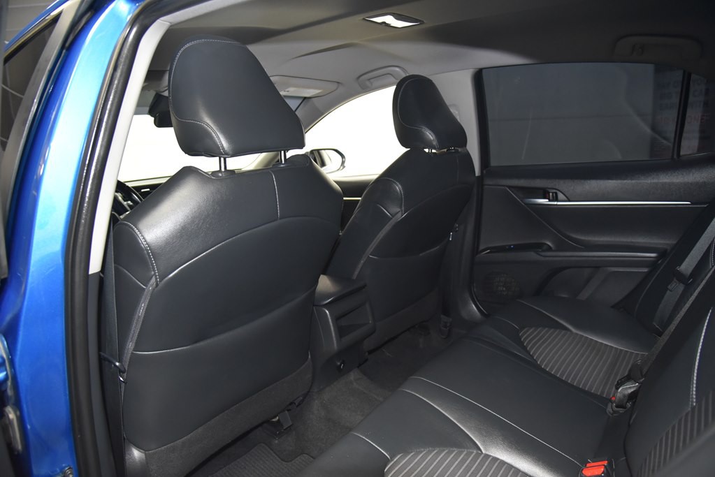 2018 Toyota Camry Image 16