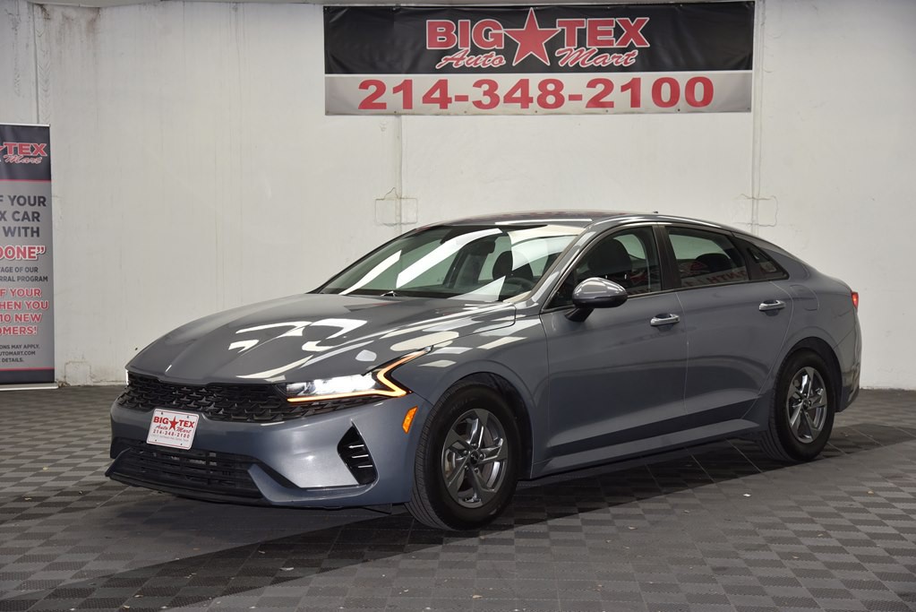 2022 Kia K5 Image 1