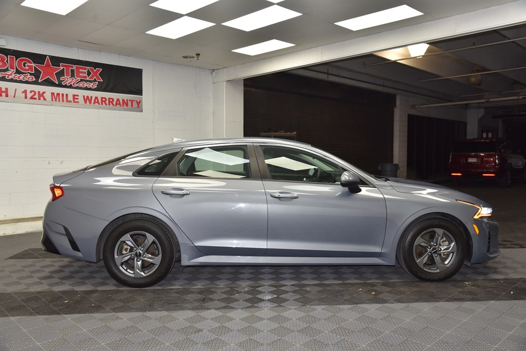2022 Kia K5 Image 6