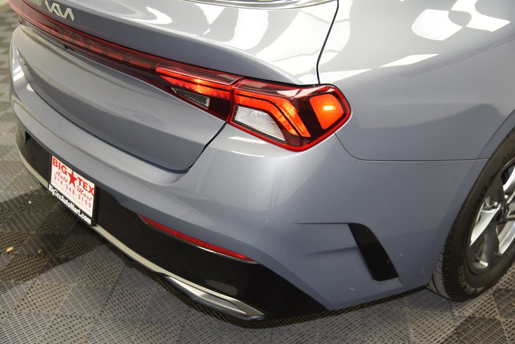 2022 Kia K5 Image 13