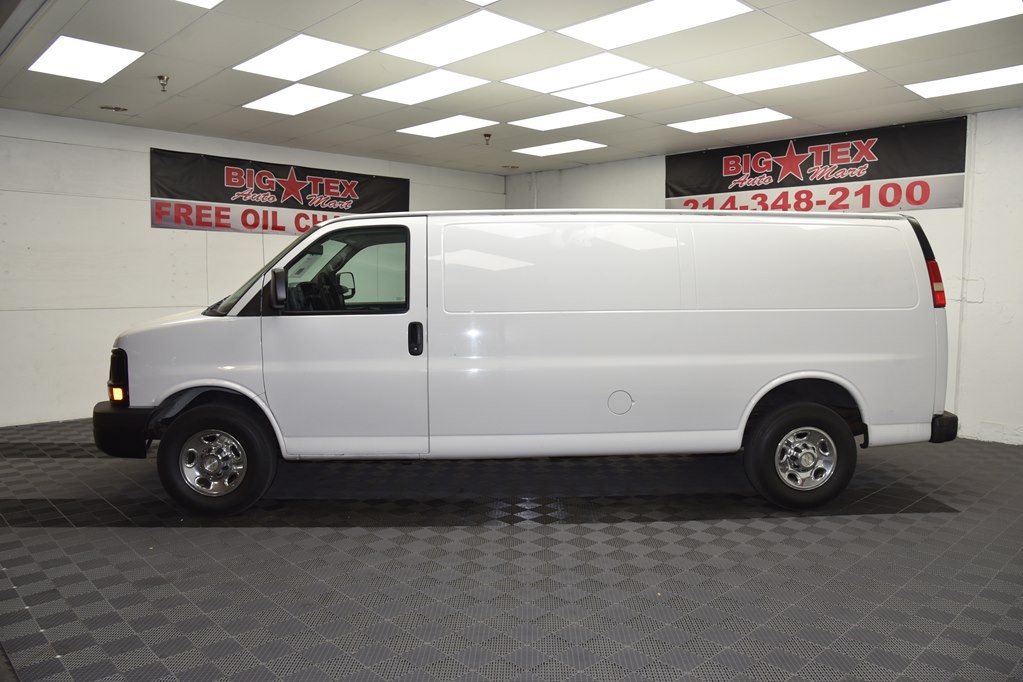 2014 Chevrolet Express Image 2