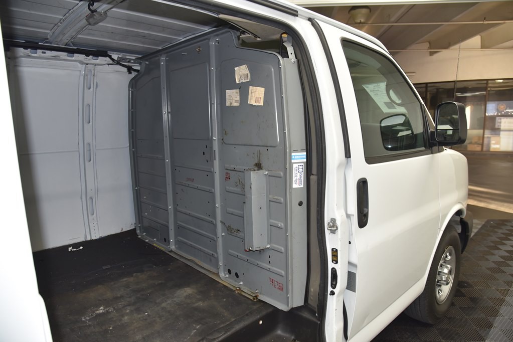 2014 Chevrolet Express Image 8