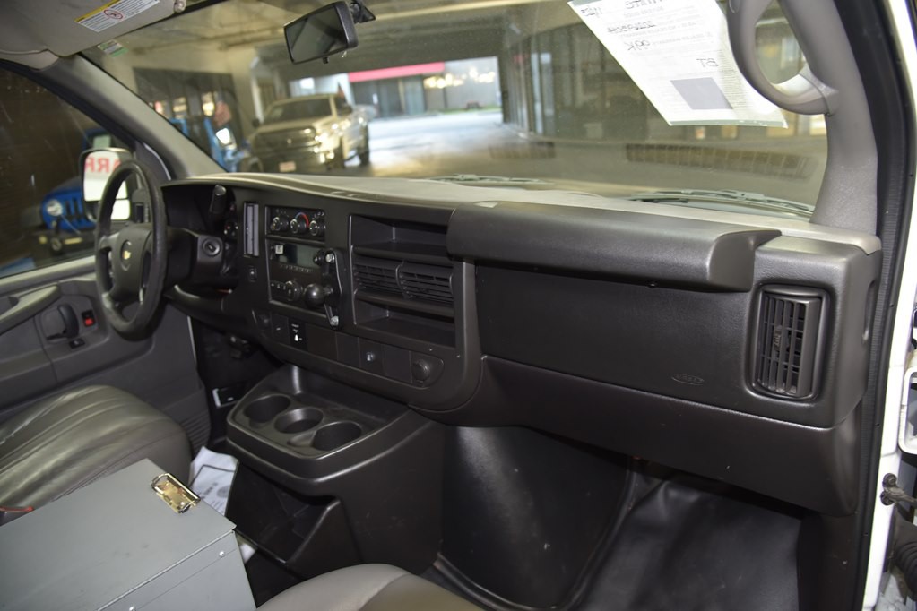 2014 Chevrolet Express Image 10