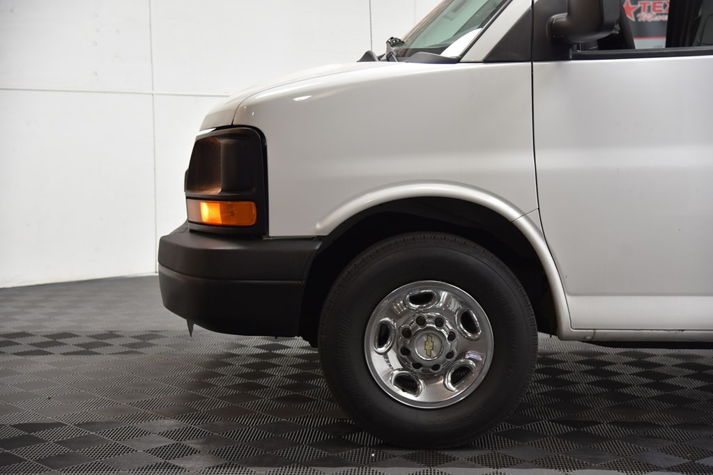 2014 Chevrolet Express Image 16