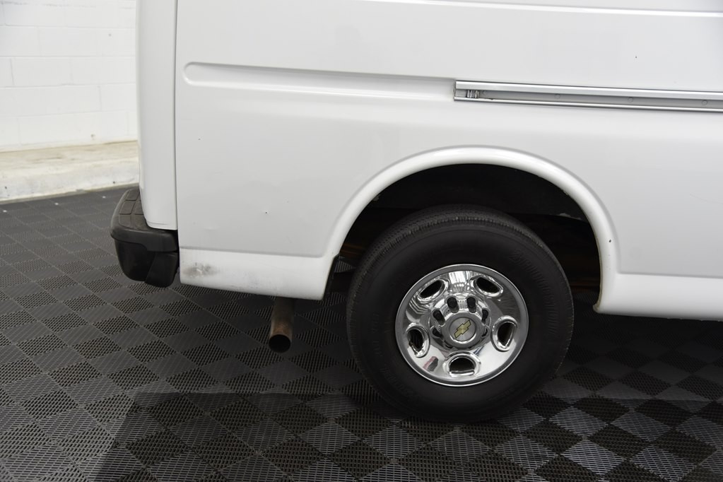 2014 Chevrolet Express Image 18