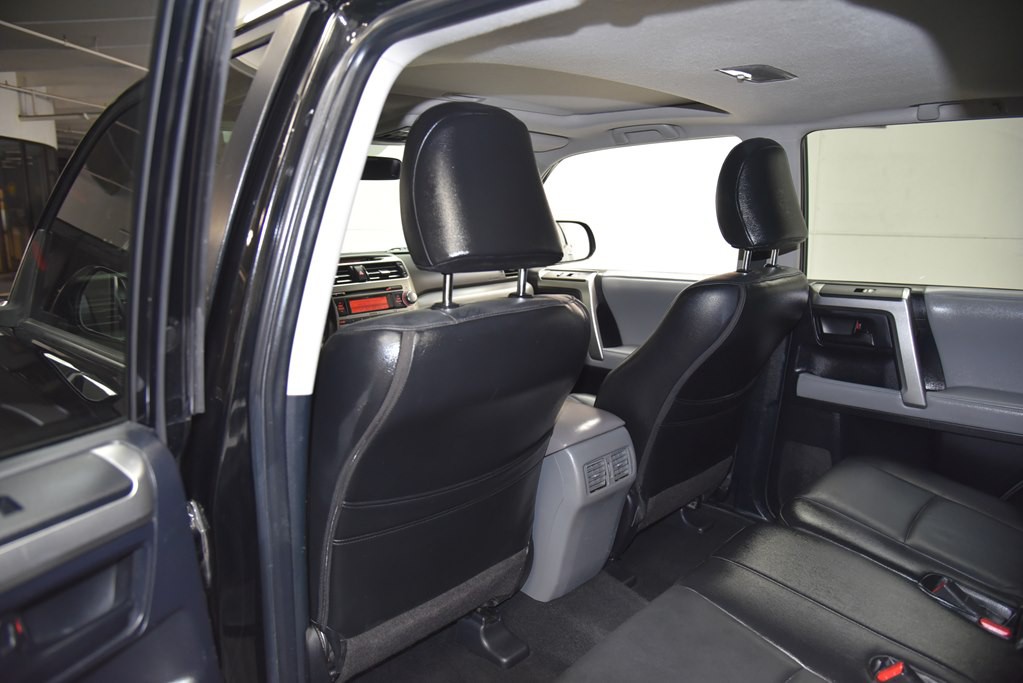 2013 Toyota 4Runner Image 18