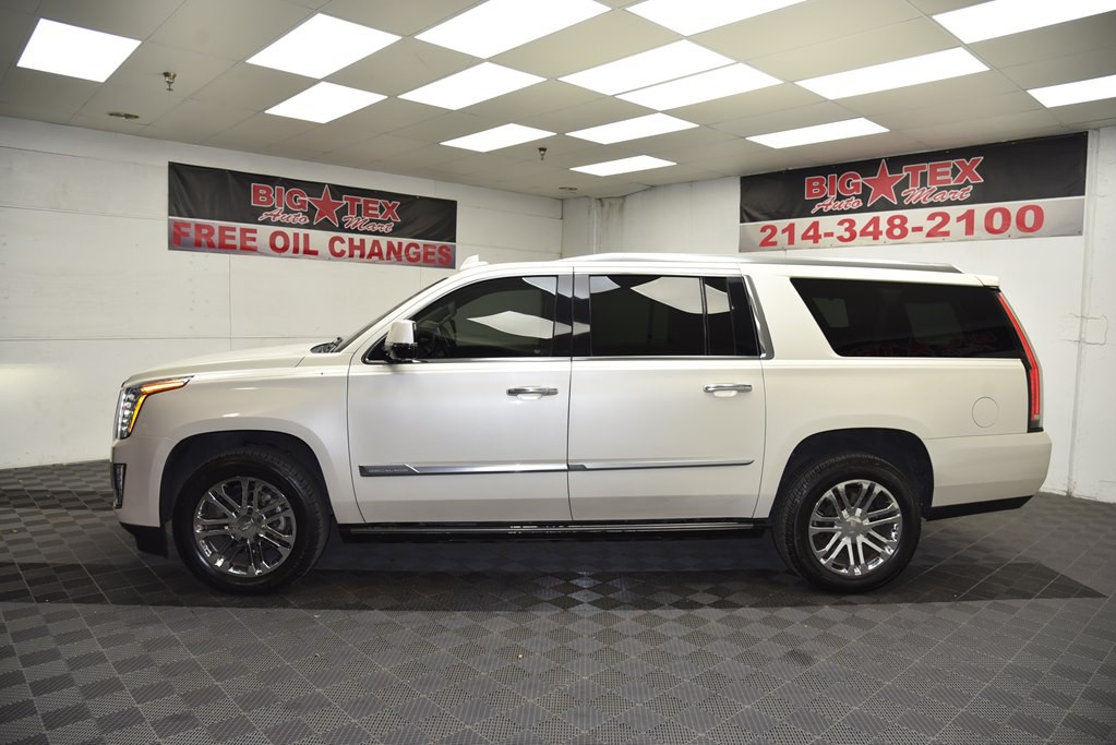 2015 Cadillac Escalade Image 2