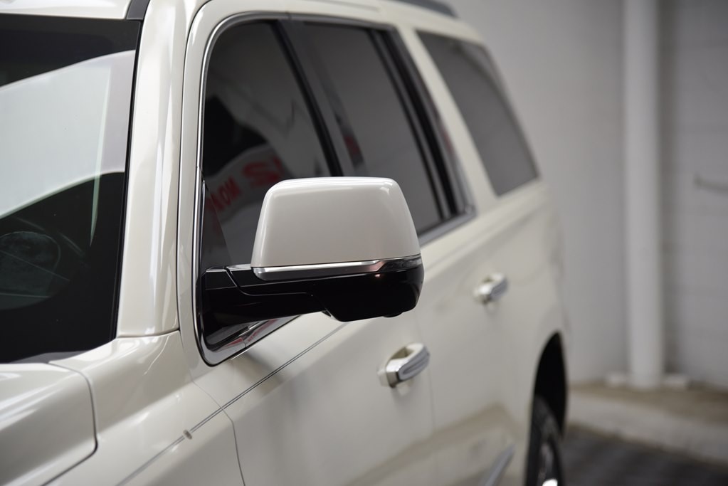 2015 Cadillac Escalade Image 9