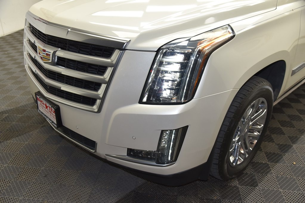 2015 Cadillac Escalade Image 11