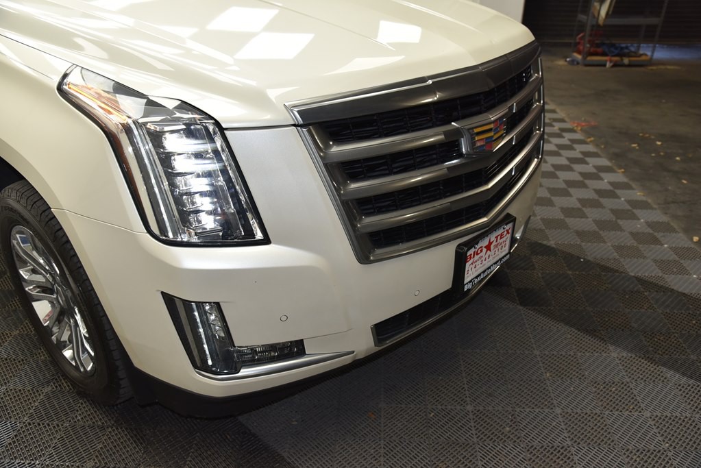 2015 Cadillac Escalade Image 12