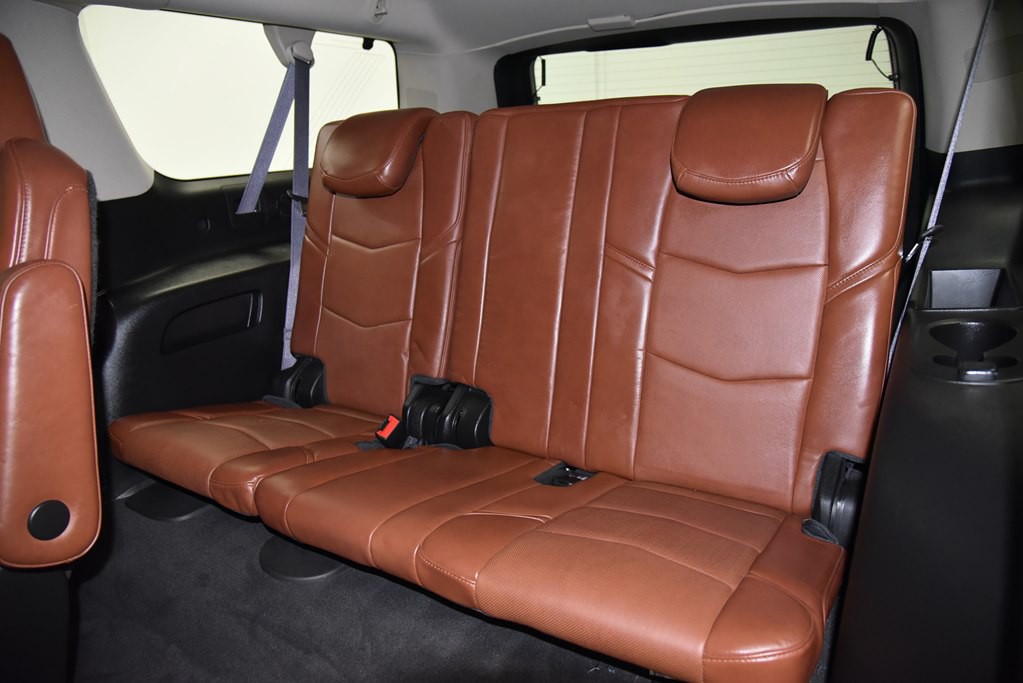 2015 Cadillac Escalade Image 17