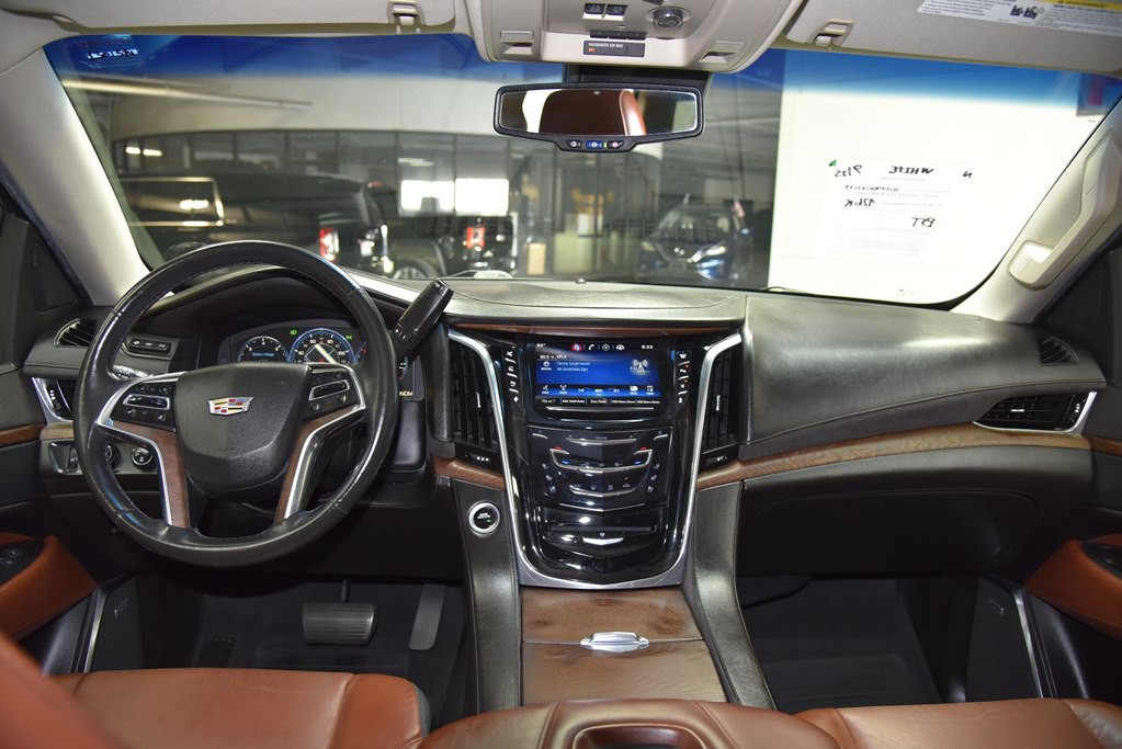 2015 Cadillac Escalade Image 22