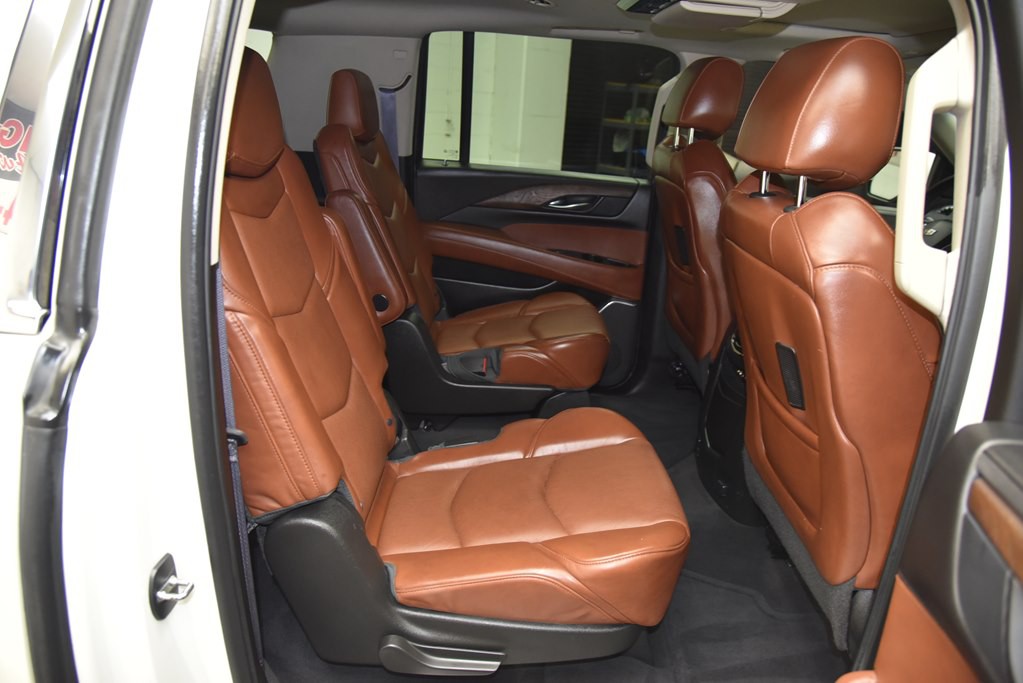 2015 Cadillac Escalade Image 25