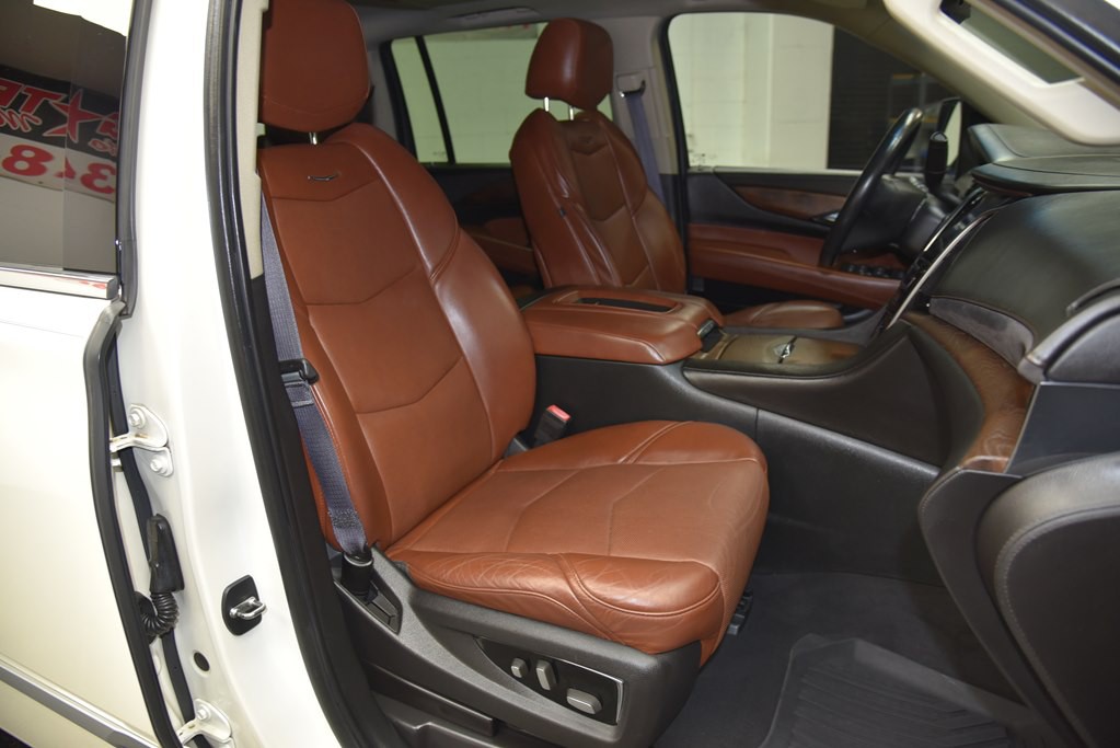 2015 Cadillac Escalade Image 28