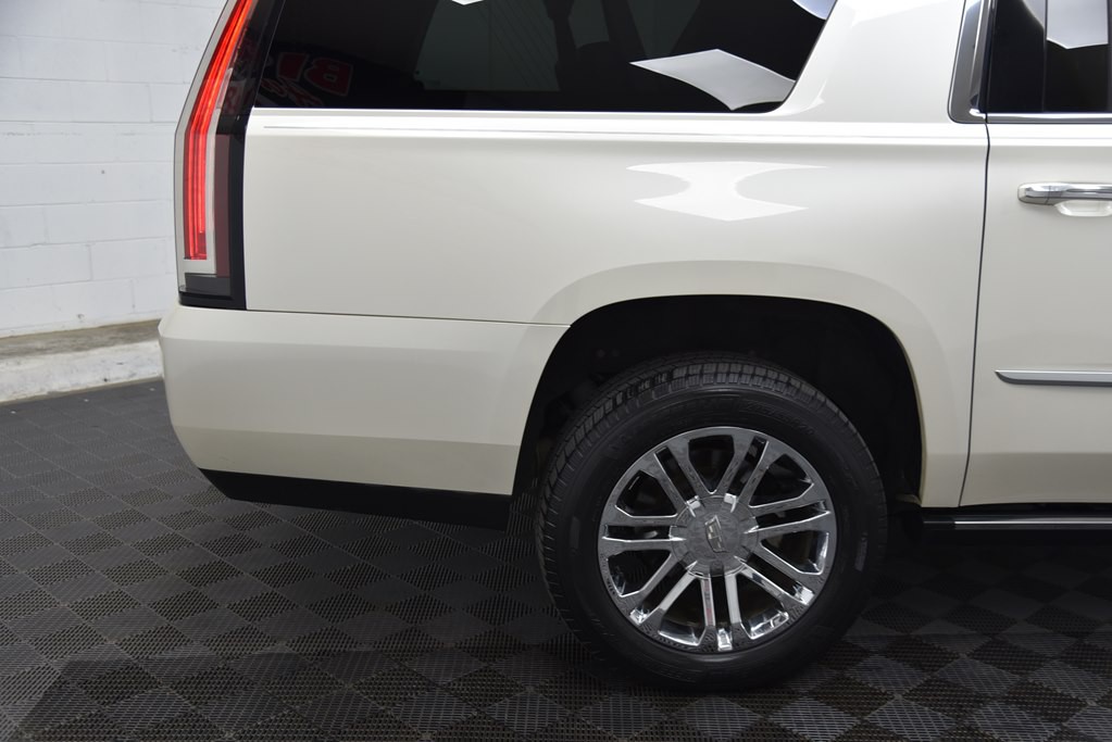2015 Cadillac Escalade Image 35
