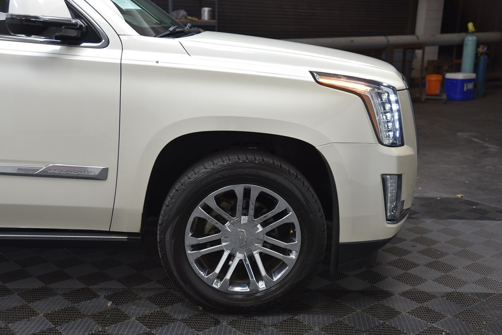 2015 Cadillac Escalade Image 36