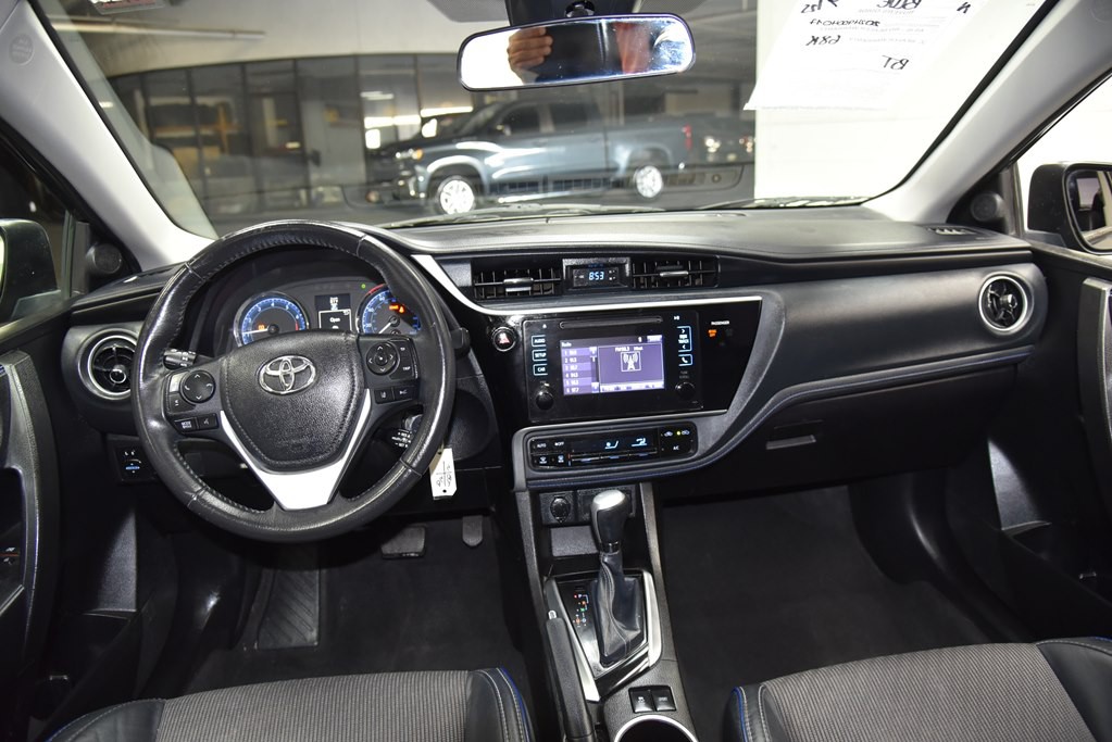 2017 Toyota Corolla Image 10