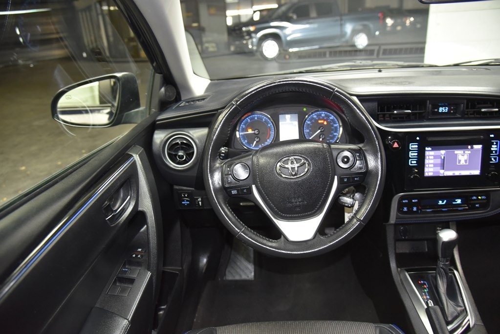 2017 Toyota Corolla Image 11