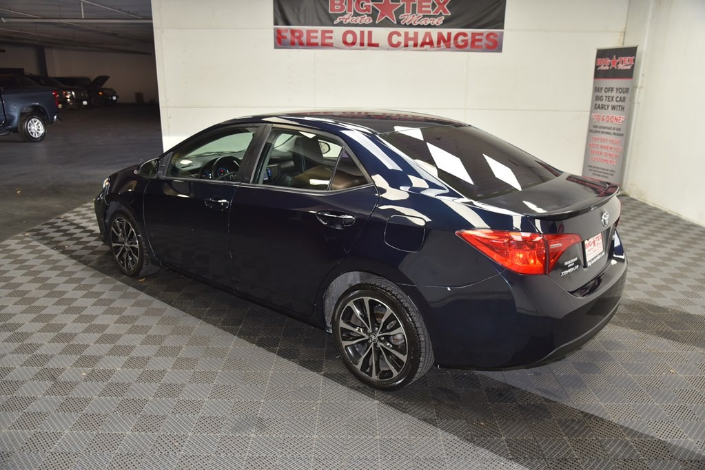 2017 Toyota Corolla Image 18