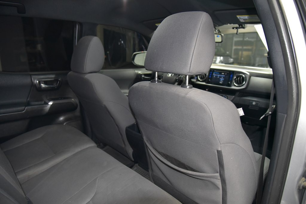 2017 Toyota Tacoma Image 23