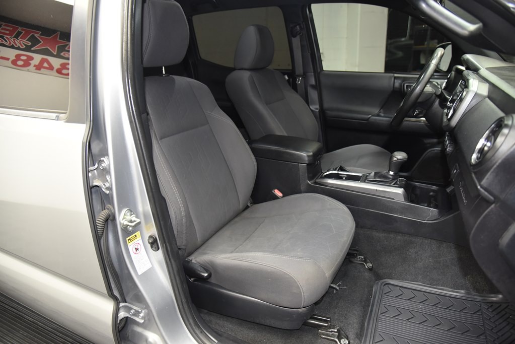 2017 Toyota Tacoma Image 25