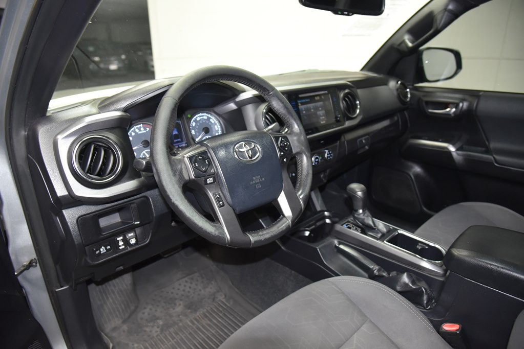 2017 Toyota Tacoma Image 29