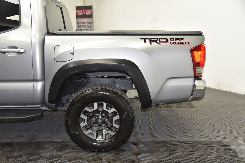 2017 Toyota Tacoma Image 33