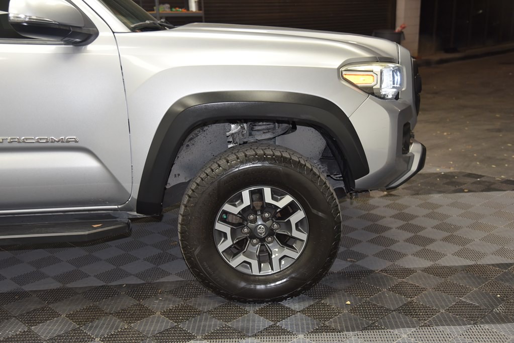 2017 Toyota Tacoma Image 35