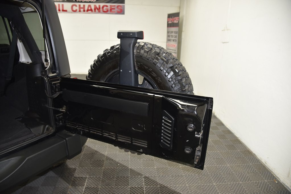 2017 Jeep Wrangler Unlimited Image 16