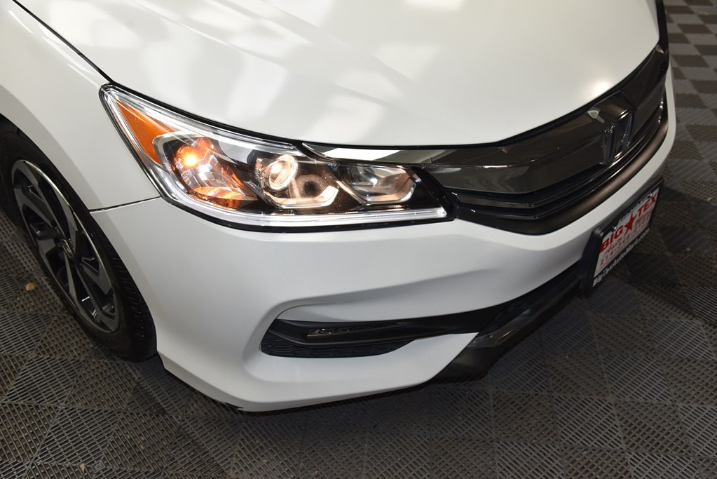 2016 Honda Accord Image 12