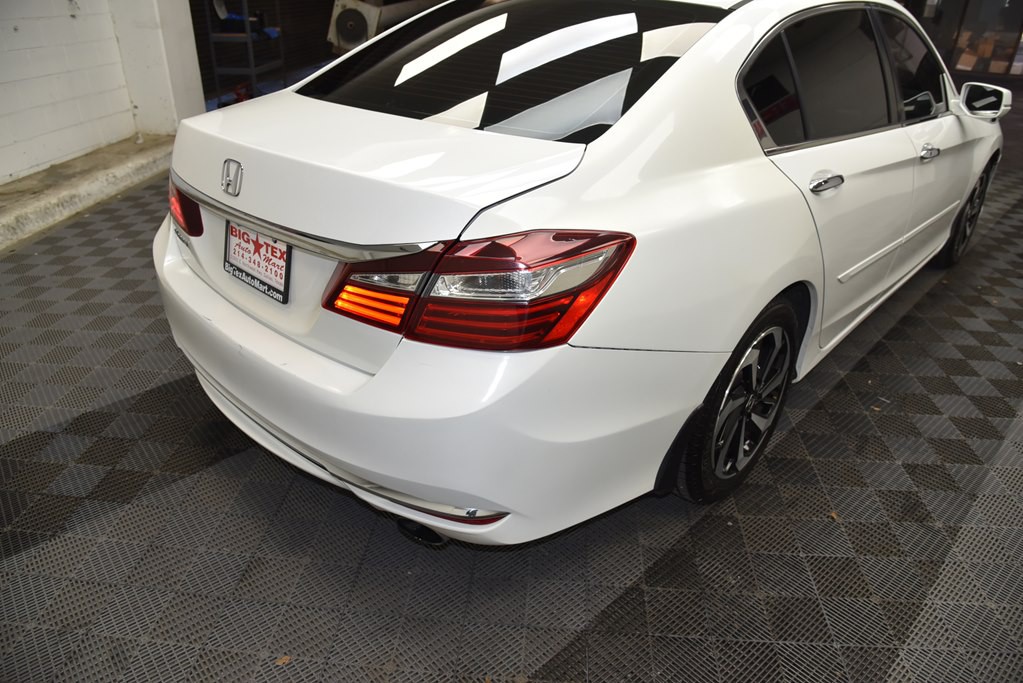 2016 Honda Accord Image 14