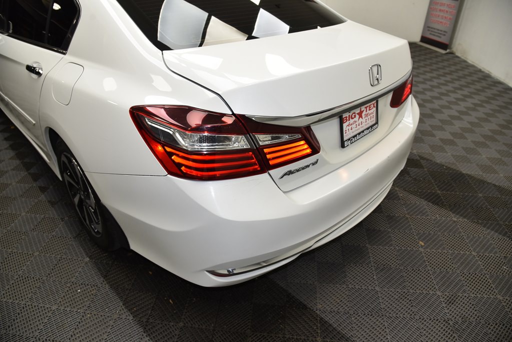 2016 Honda Accord Image 15