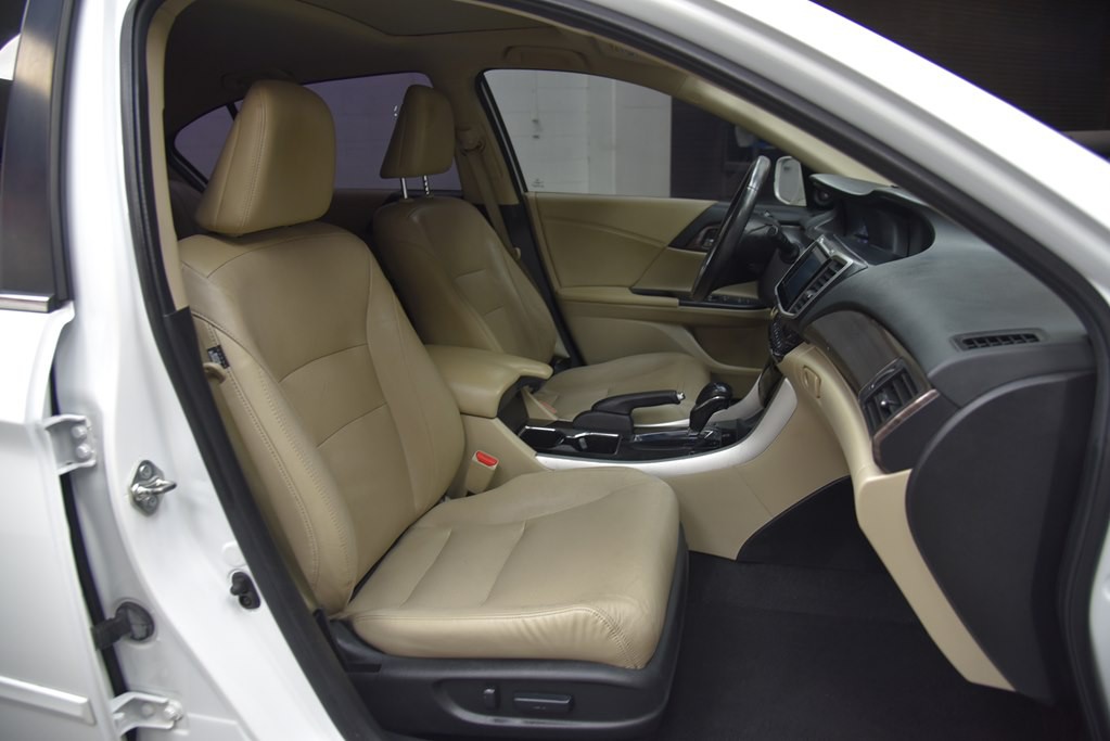 2016 Honda Accord Image 28