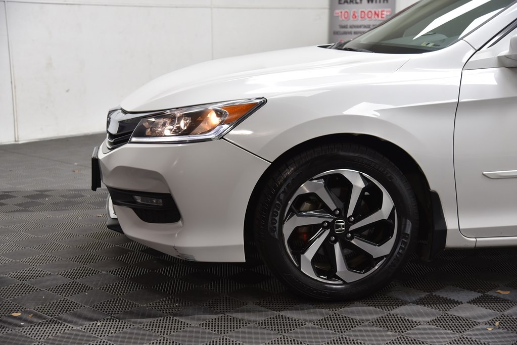 2016 Honda Accord Image 32