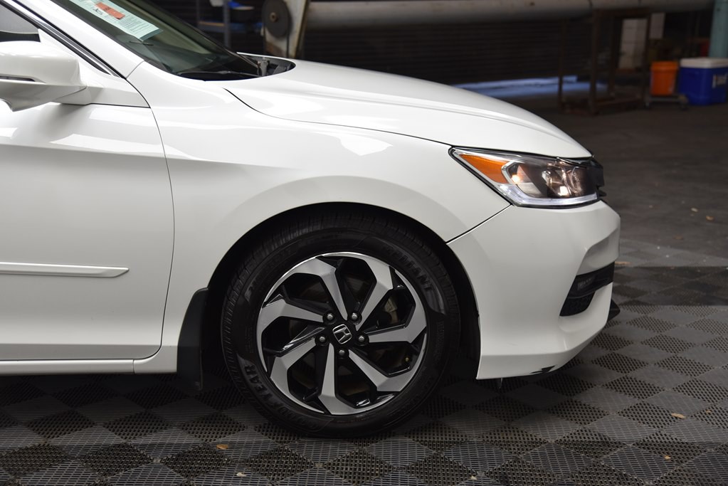 2016 Honda Accord Image 35