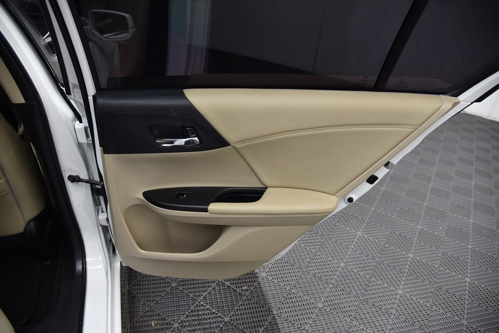 2016 Honda Accord Image 27