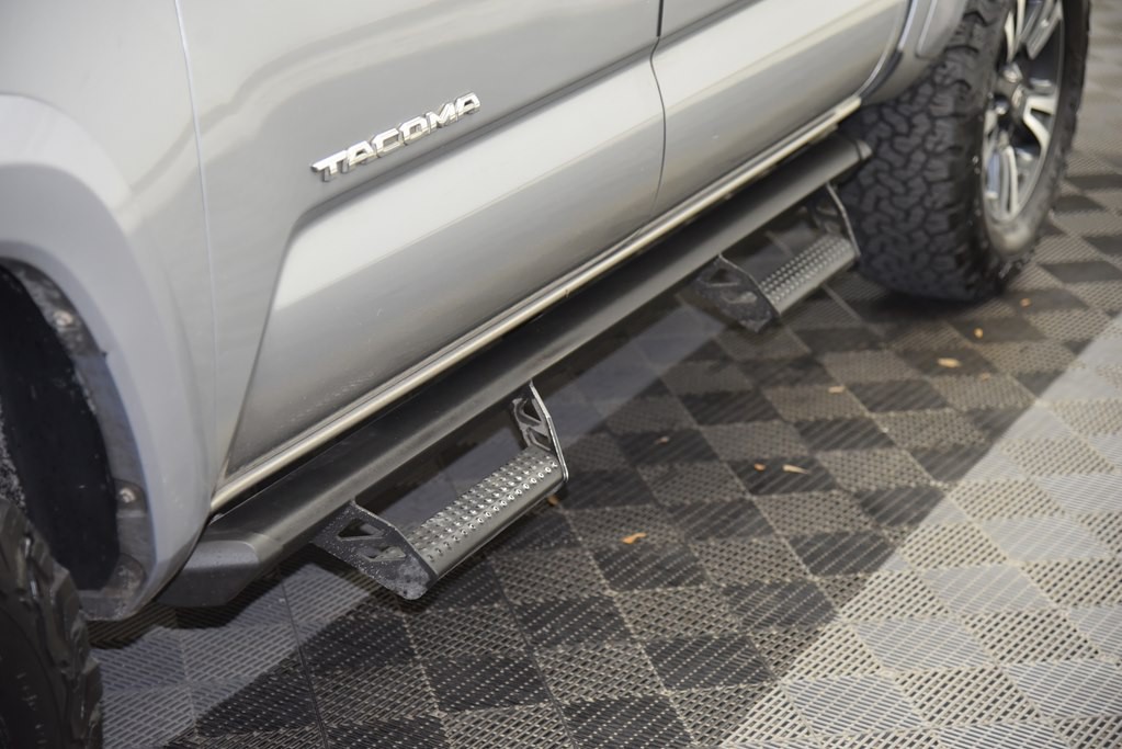 2017 Toyota Tacoma Image 10