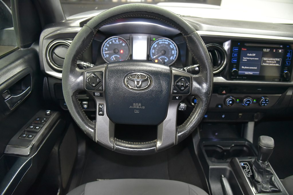 2017 Toyota Tacoma Image 22