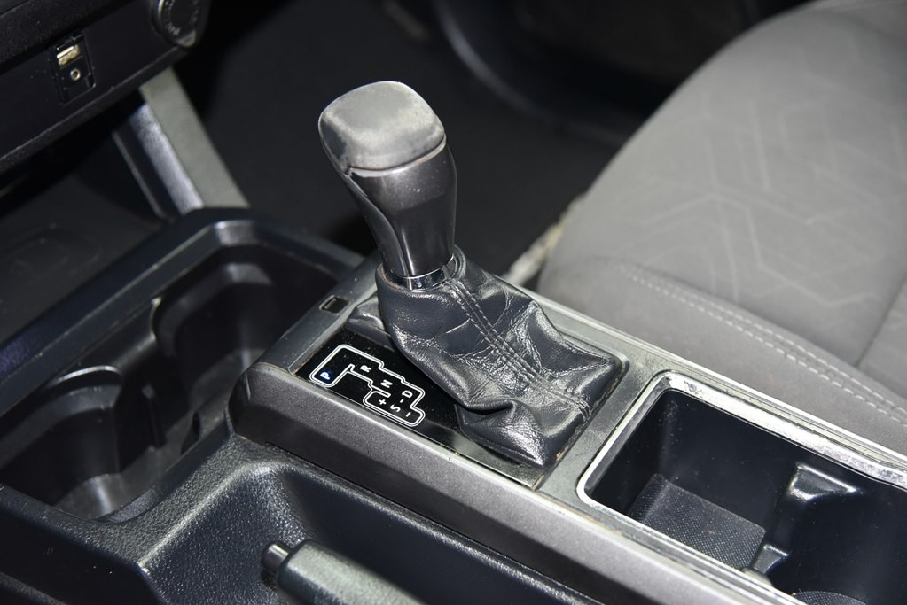 2017 Toyota Tacoma Image 34
