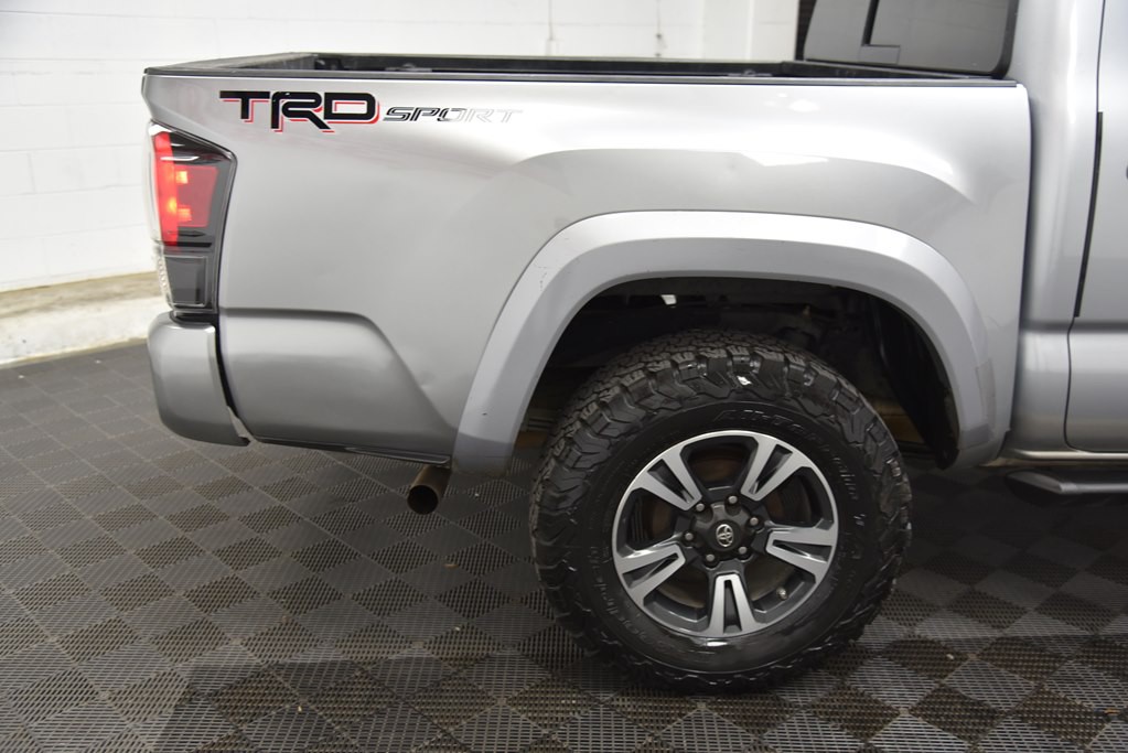 2017 Toyota Tacoma Image 37