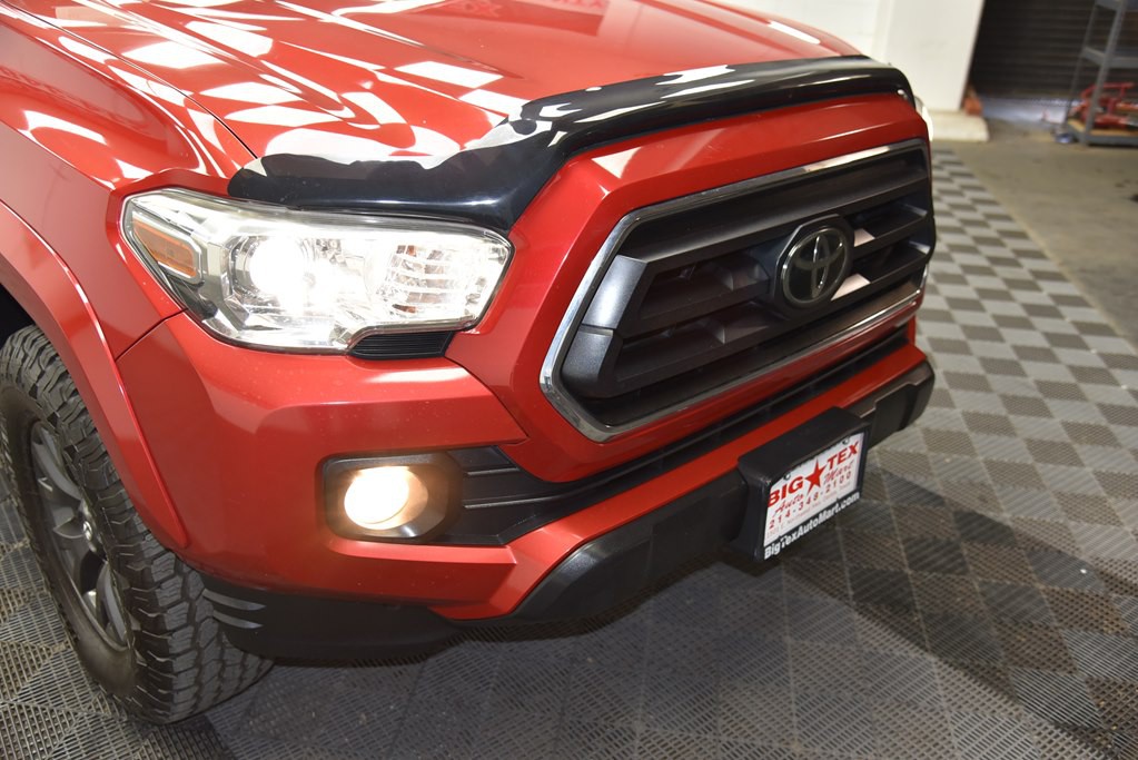 2020 Toyota Tacoma Image 12