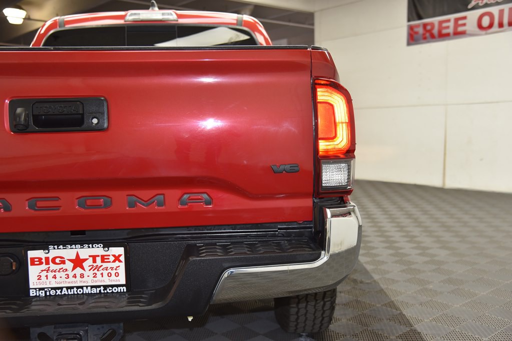 2020 Toyota Tacoma Image 17