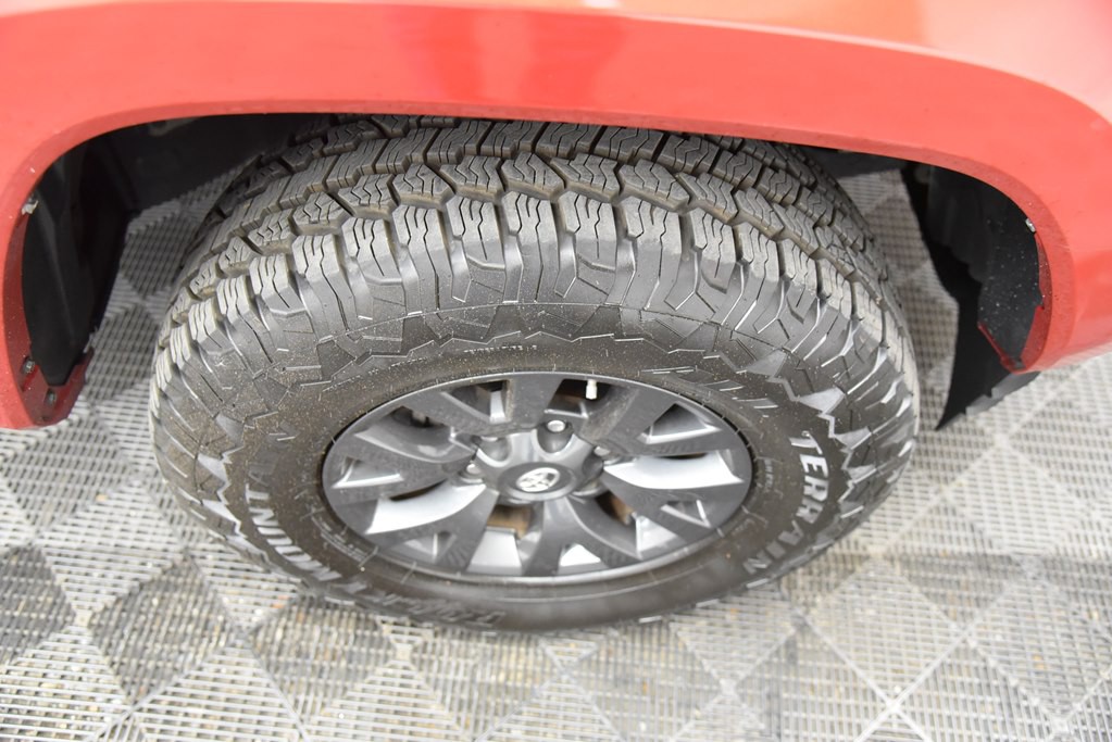 2020 Toyota Tacoma Image 44