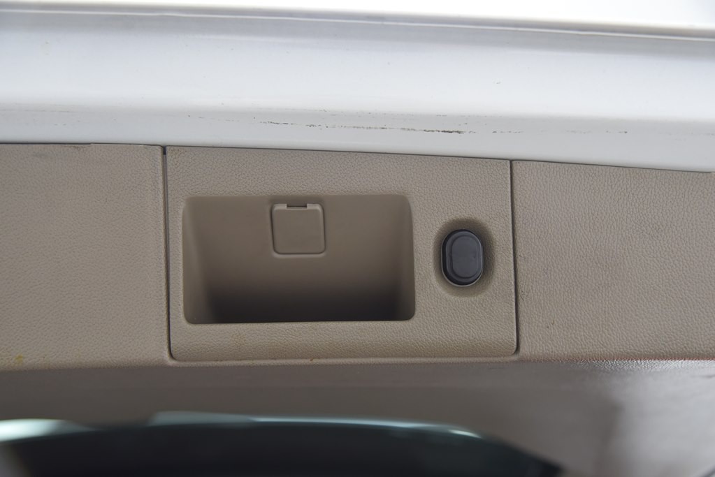 2017 Chevrolet Suburban Image 7