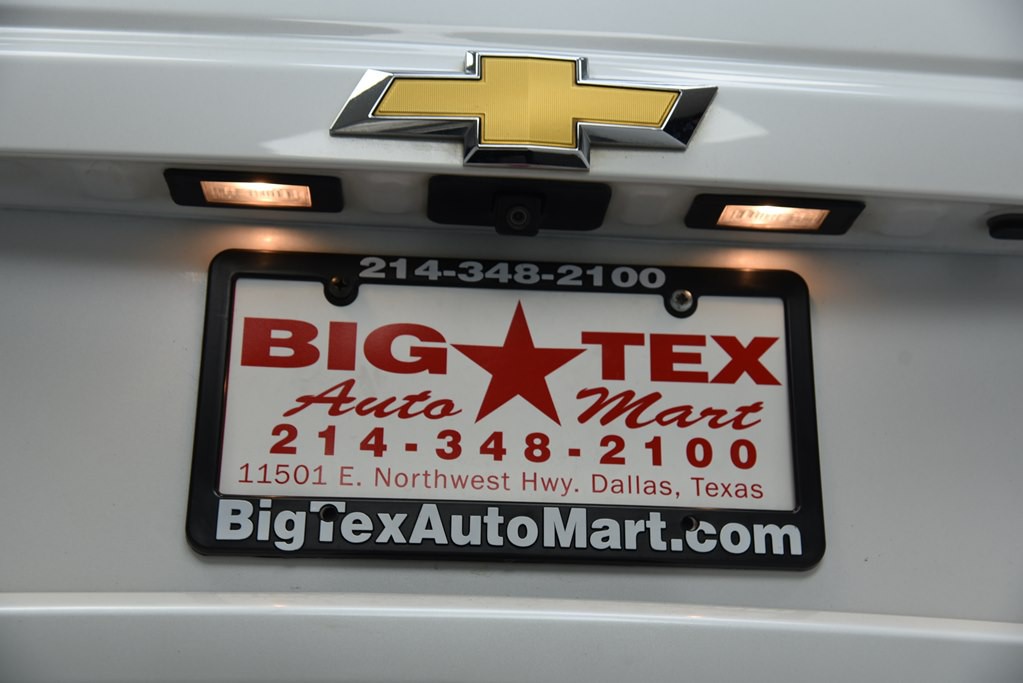 2017 Chevrolet Suburban Image 8