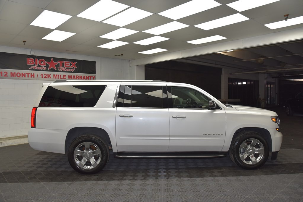 2017 Chevrolet Suburban Image 10